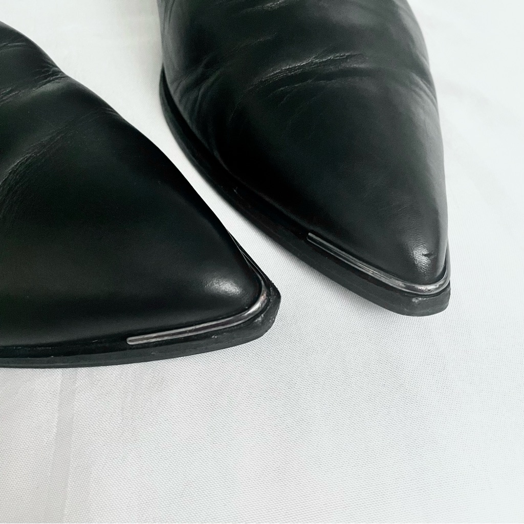 Acne Studios Size 40 Jenny Black Pointed Toe Low Ankle Chelsea Bootie/Boots — image 4 of 8